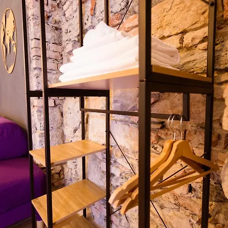 Design 5 Terre Apartment